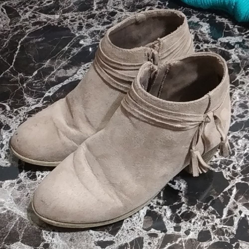 Little GIRLS  Tan Colour Suede Ankle Boots , SIZE 13